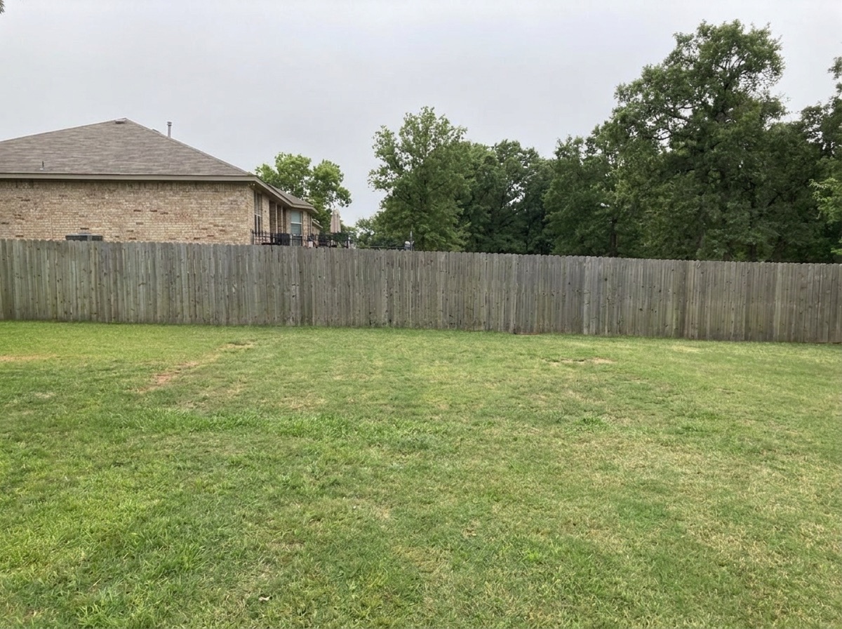 Backyard before a Legado freestanding pavilion build